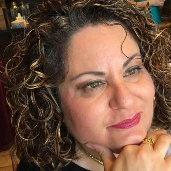 Meet your Posher, Sofia - Picture 1 of 1